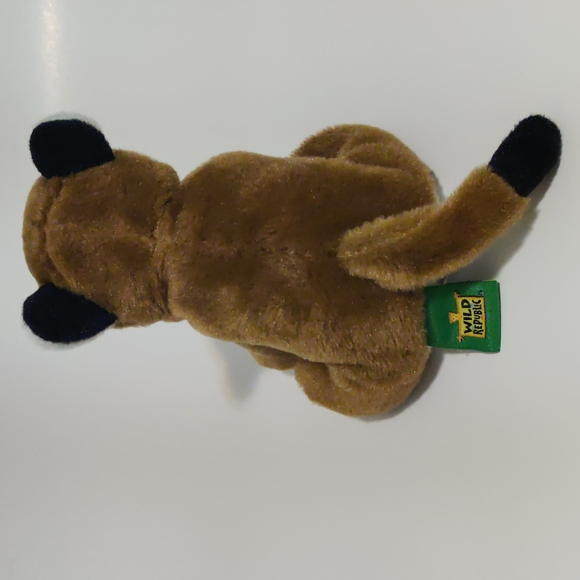 Mountain Lion Plushie - Picture 3 of 6